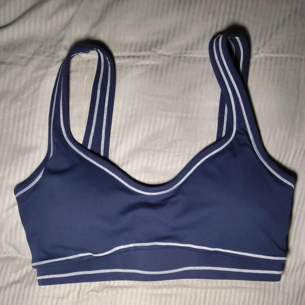Navy blue sports bra size M